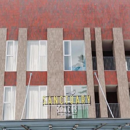 Sanctuary Spaces By Twospaces Jakarta Exterior photo